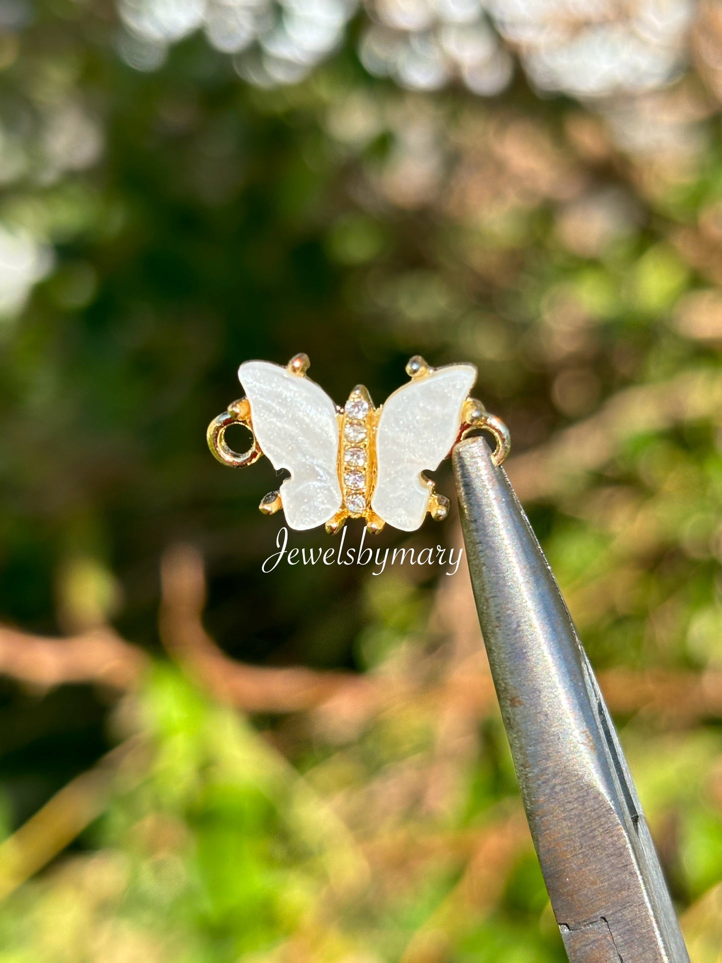 Mariposa connector