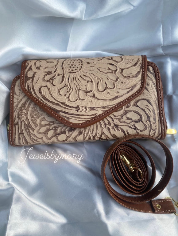 Beige leather crossbody purse