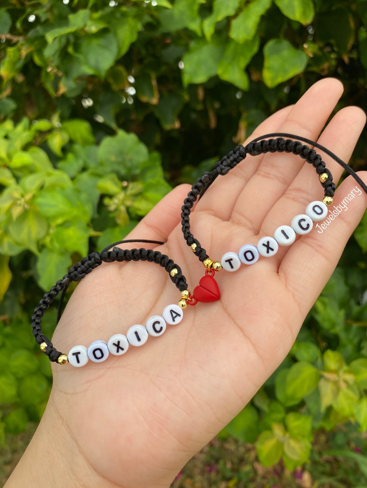 Tóxica y tóxico heart bracelet set